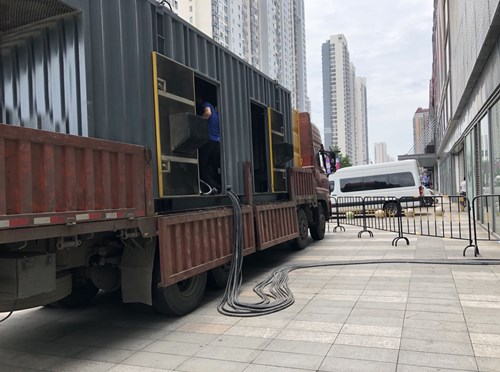 站前冷却液不足的情况下如何检查柴油发电机组？
